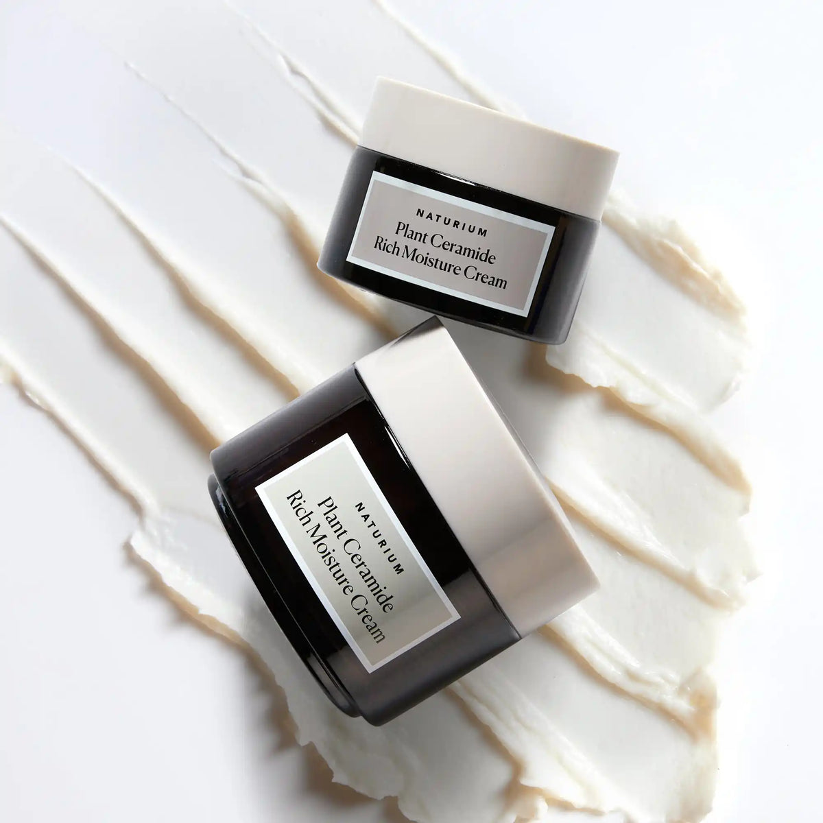 plant-ceramide-rich-moisture-cream-jumbo-r5 11_18_2021_Naturium0575-crop.webp